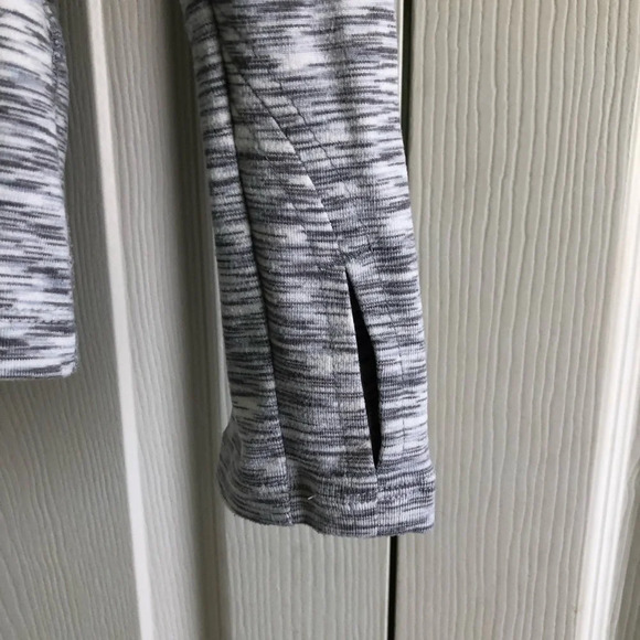 Athleta‎ Gray Athletic Quarter Zip Sweatshirt Long Sleeve Jacket XS - Picture 6 of 8